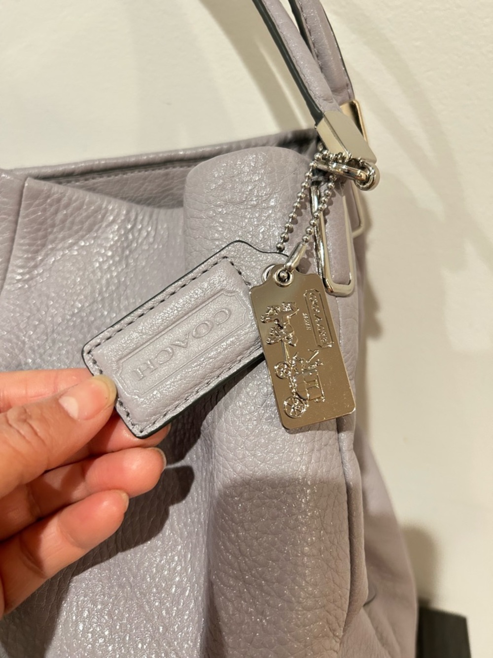 Coach Madison Phoebe Grey
Quartz shoulder bag NWOT - Picture 6 of 17